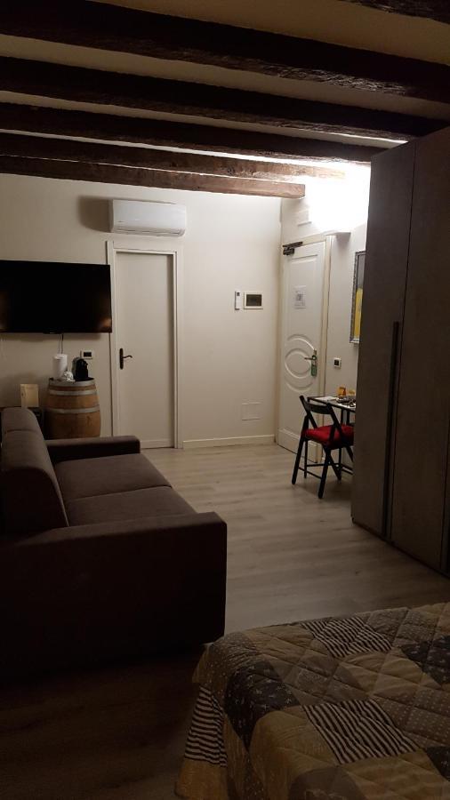 Ristorante Albergo Corona Novi Ligure Eksteriør bilde