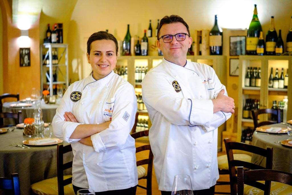 Ristorante Albergo Corona Novi Ligure Restaurant bilde